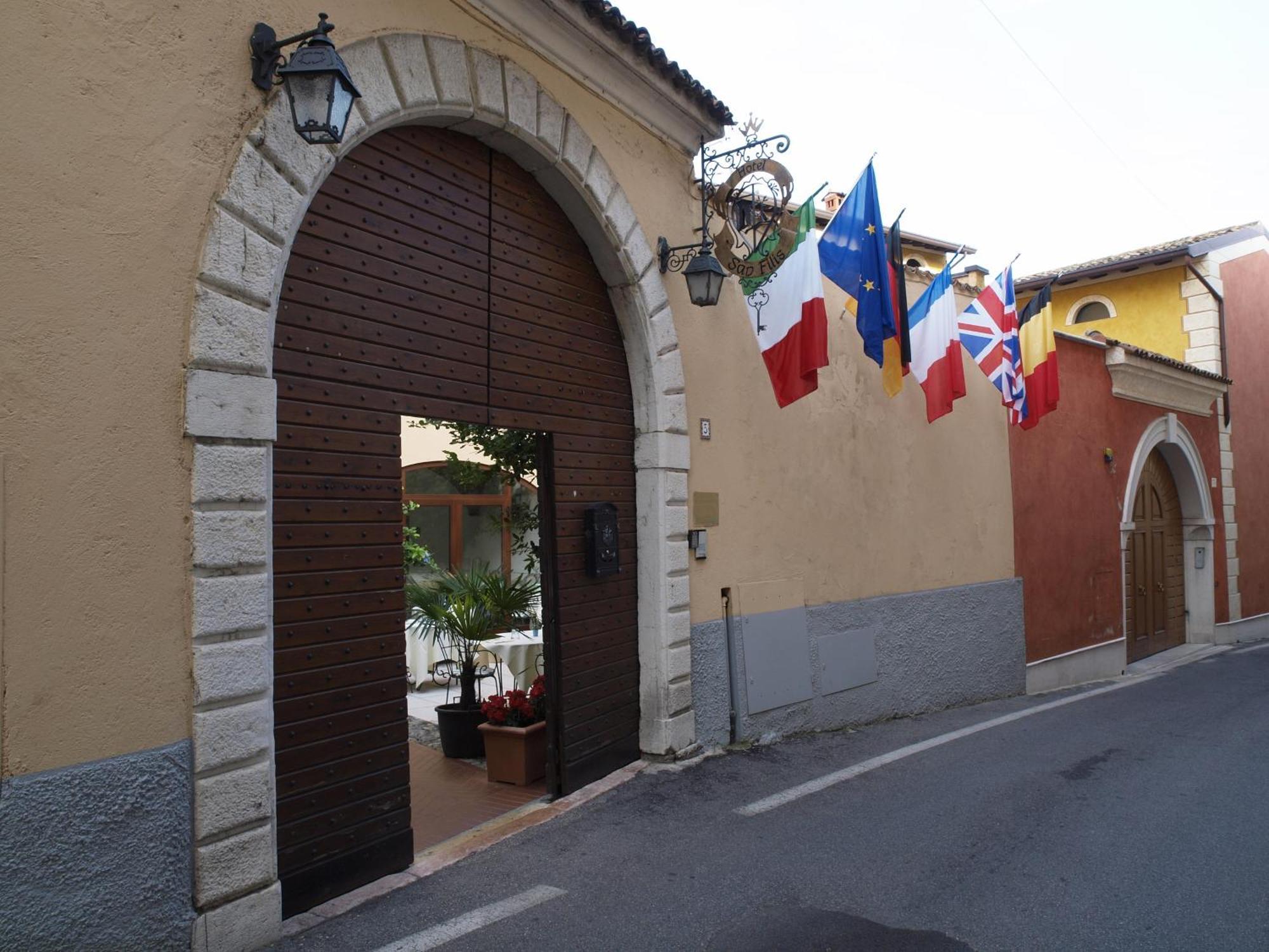 Hotel San Filis San Felice del Benaco Exterior foto
